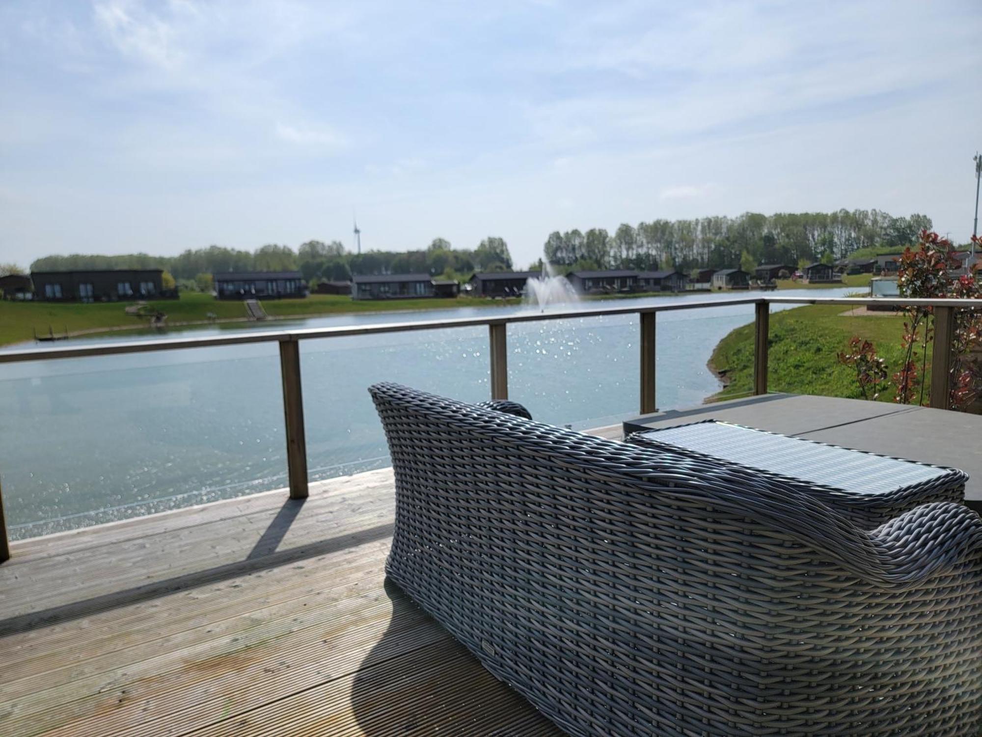 Stunning Luxury 2-Bed Lodge In Routh With Hot Tub Beverley Exterior foto