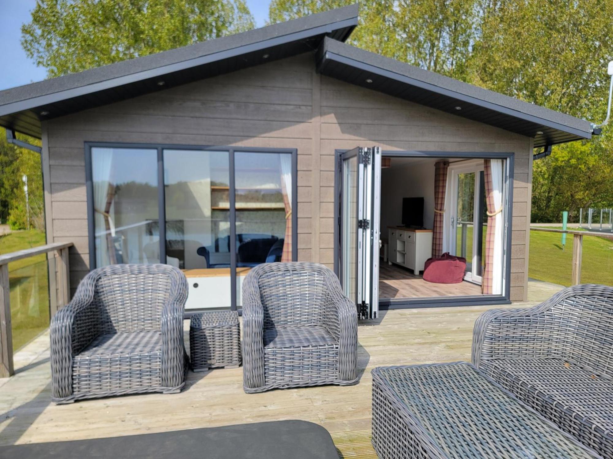 Stunning Luxury 2-Bed Lodge In Routh With Hot Tub Beverley Exterior foto