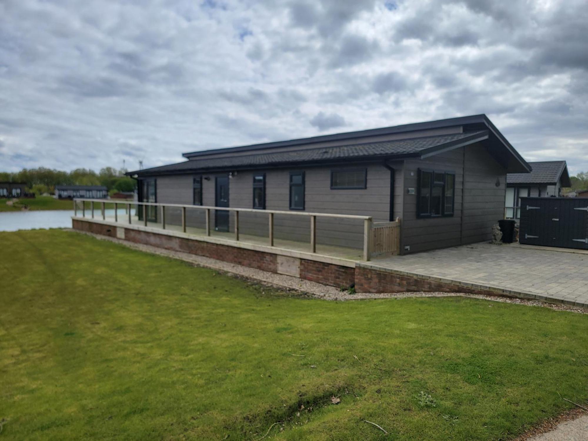 Stunning Luxury 2-Bed Lodge In Routh With Hot Tub Beverley Exterior foto