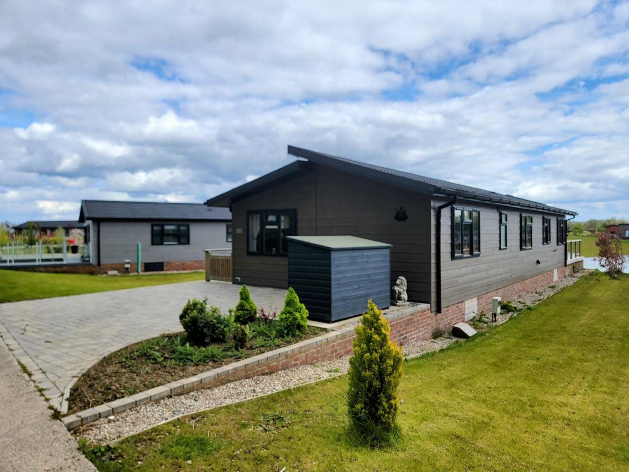 Stunning Luxury 2-Bed Lodge In Routh With Hot Tub Beverley Exterior foto