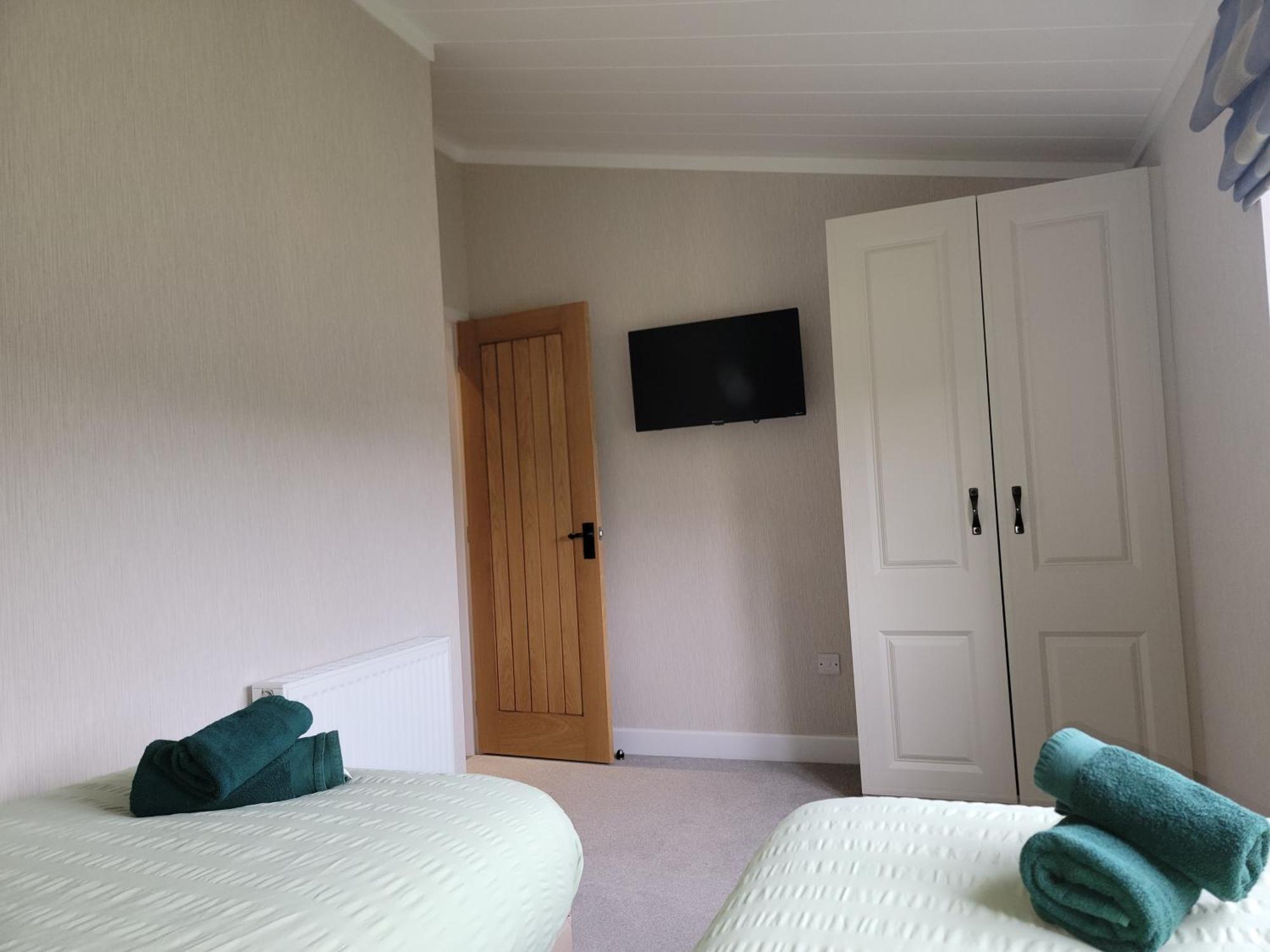 Stunning Luxury 2-Bed Lodge In Routh With Hot Tub Beverley Exterior foto